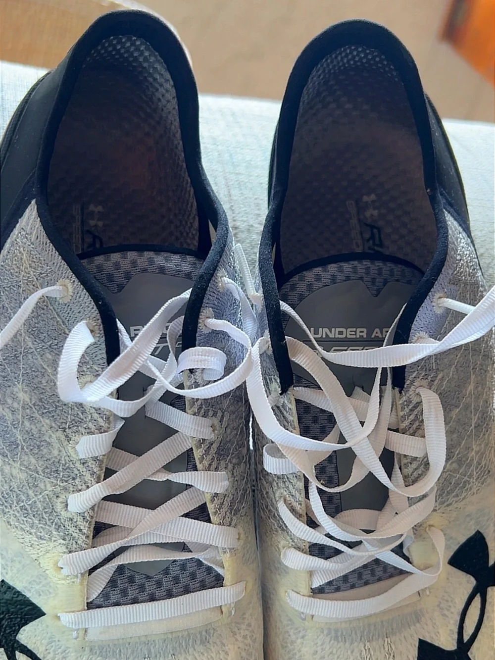 Under Armour SpeedForm Track & Field Racing Spikes White Black Gold 🏃‍♀️✨
